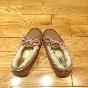 Women’s ugg slippers